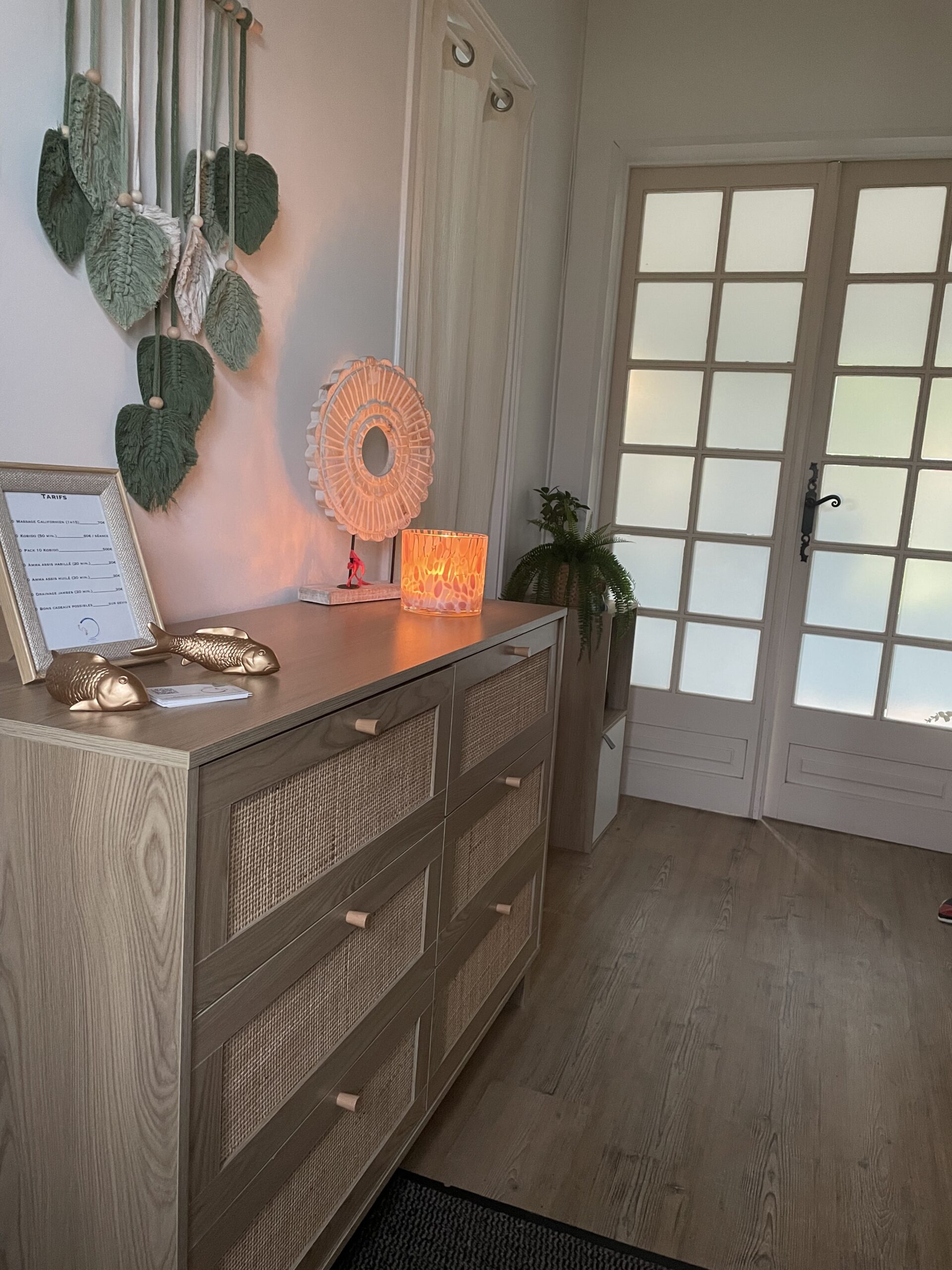 Entrée du lieu de massage à Eysines
