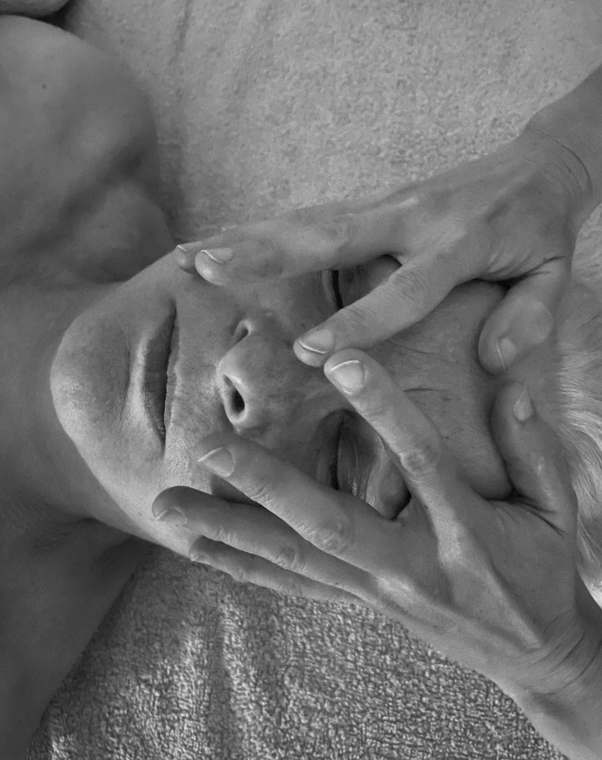 imageM1 Massage du visage apaisant dans le salon Janore Massage à Eysines