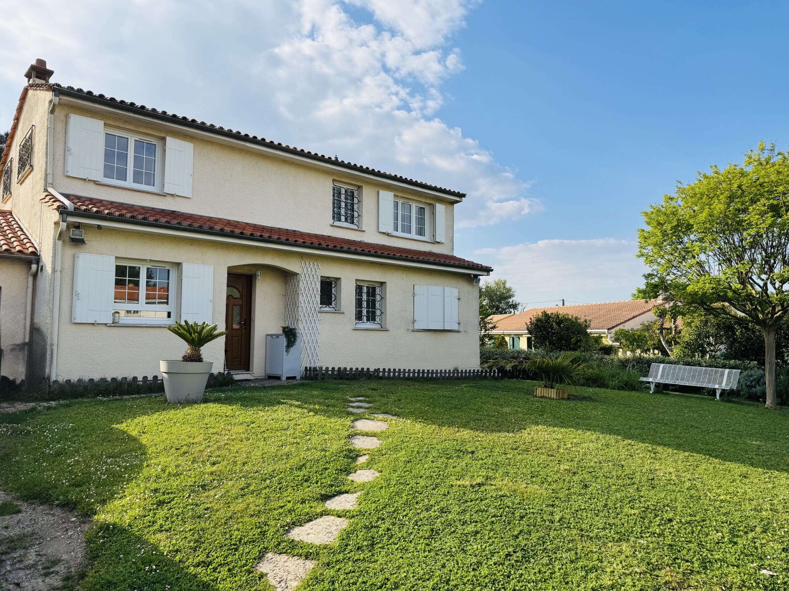 Maison avec chemin proche de Le Bouscat